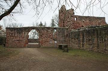 Blick auf die Ruine der Unterburg